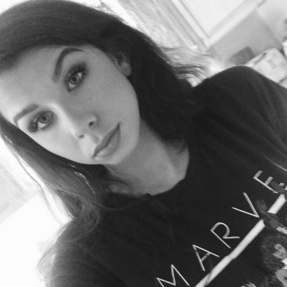 Meet your Posher, Daniella - Picture 1 of 1